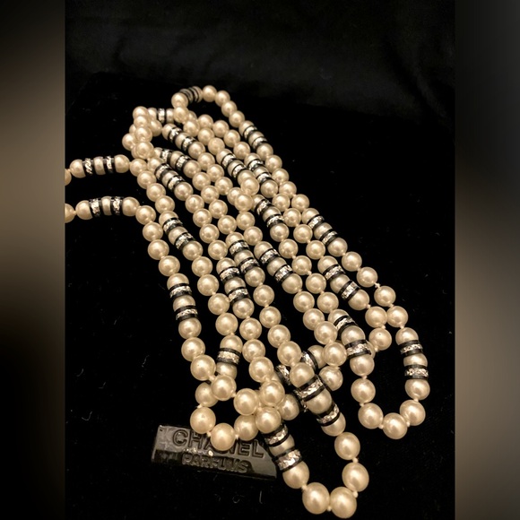 VINTAGE⚜️CLASSY Cultured Faux Pearl & Crystal Necklace - Picture 13 of 15
